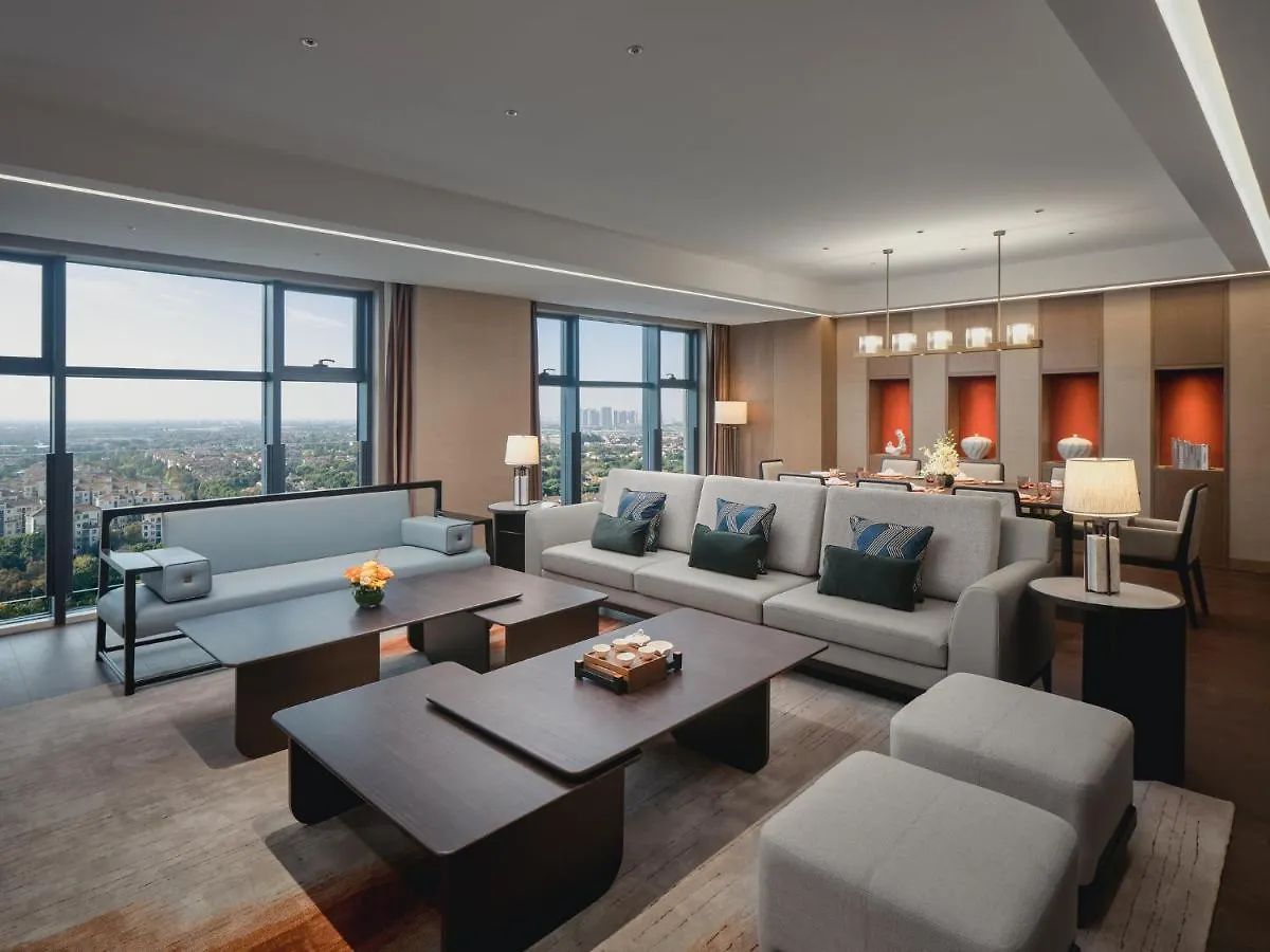 Hualuxe Kunshan Huaqiao By Ihg - F1 Racing Preferred Hotel