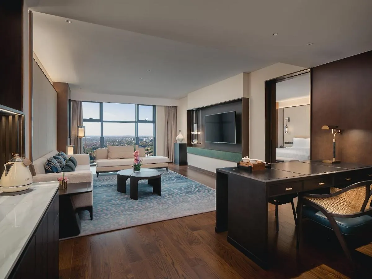 Hualuxe Kunshan Huaqiao By Ihg - F1 Racing Preferred Hotel