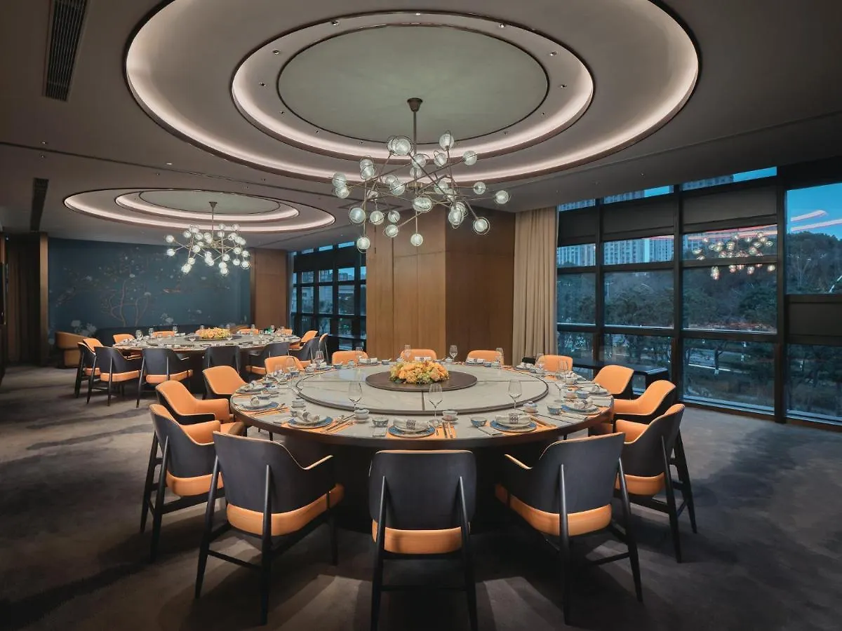 Hualuxe Kunshan Huaqiao By Ihg - F1 Racing Preferred Hotel