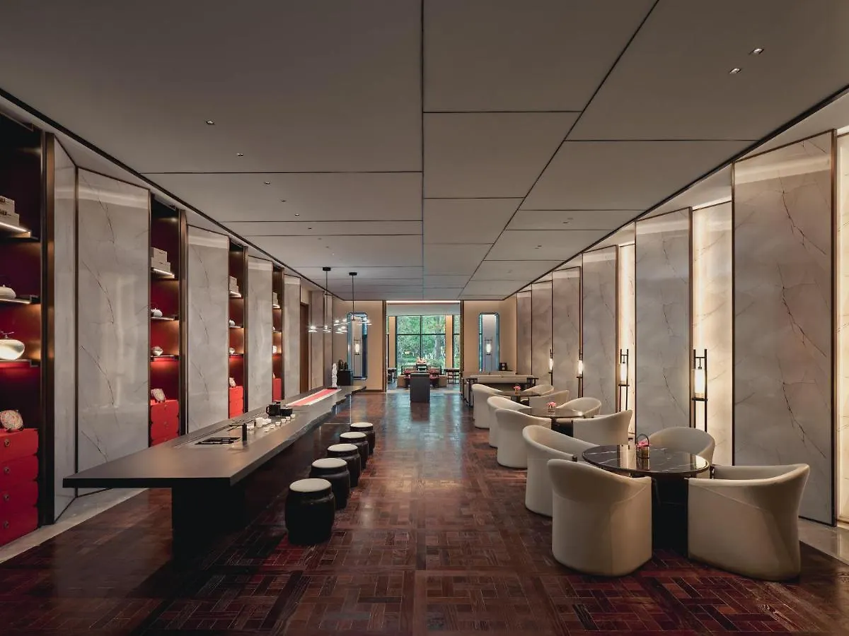 Hualuxe Kunshan Huaqiao By Ihg - F1 Racing Preferred Hotel