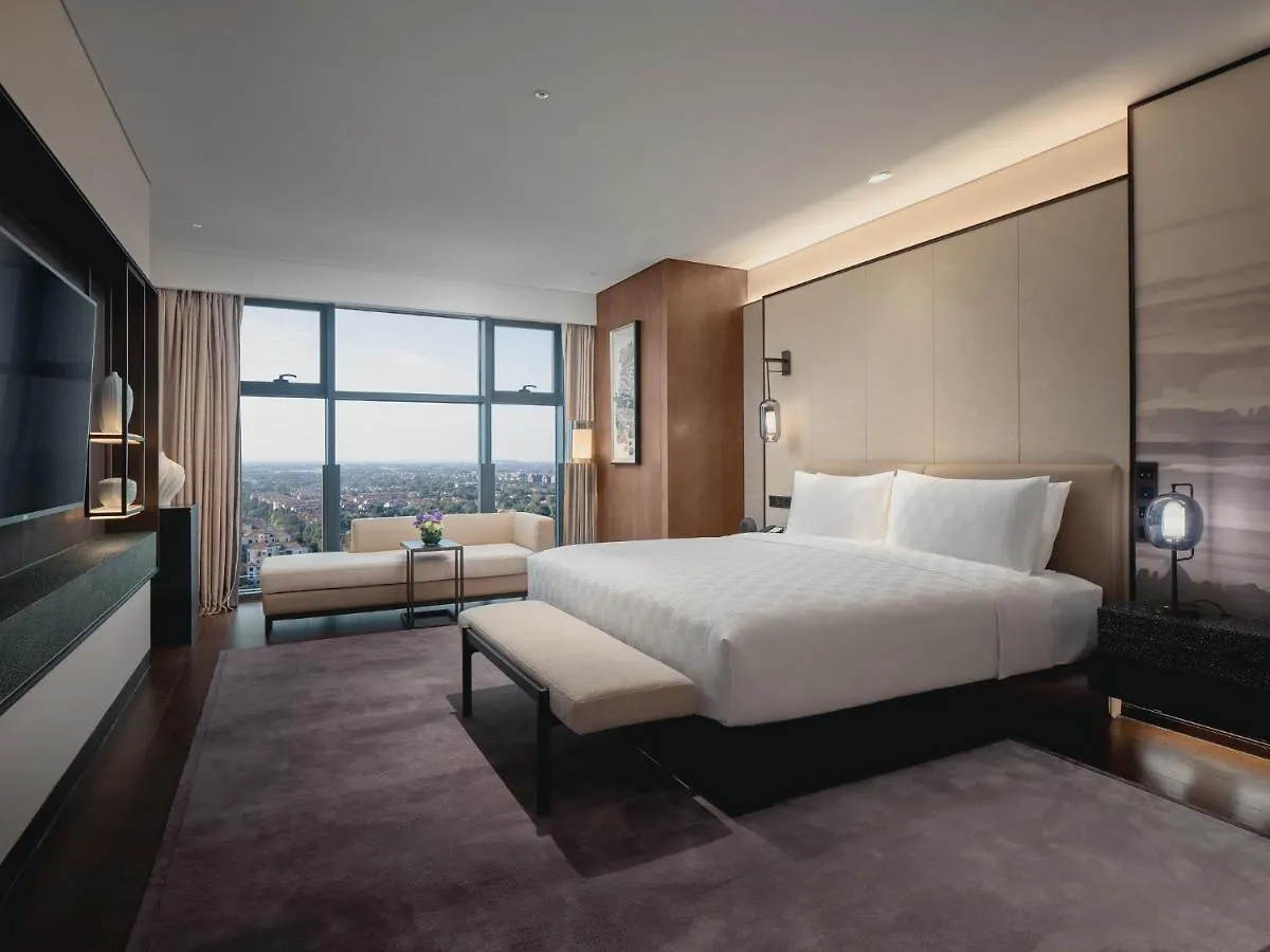 Hualuxe Kunshan Huaqiao By Ihg - F1 Racing Preferred Hotel