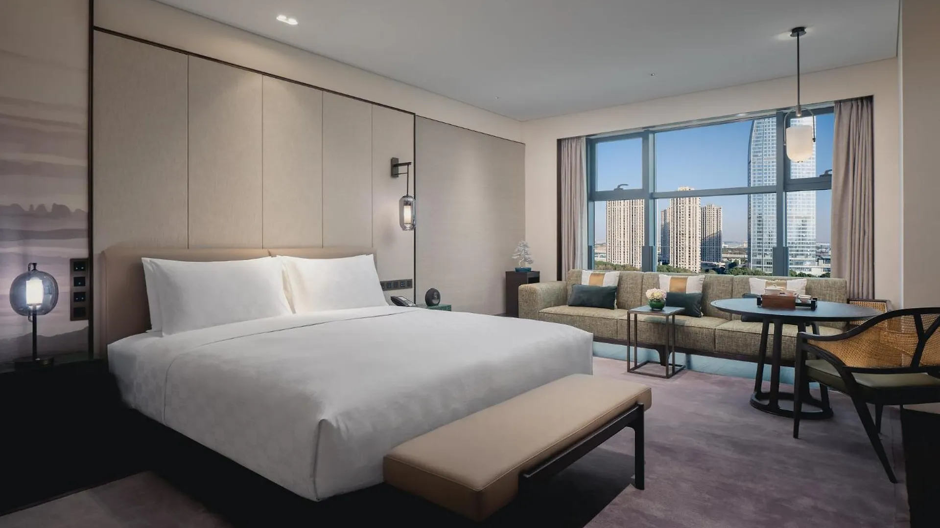 Hualuxe Kunshan Huaqiao By Ihg - F1 Racing Preferred Hotel