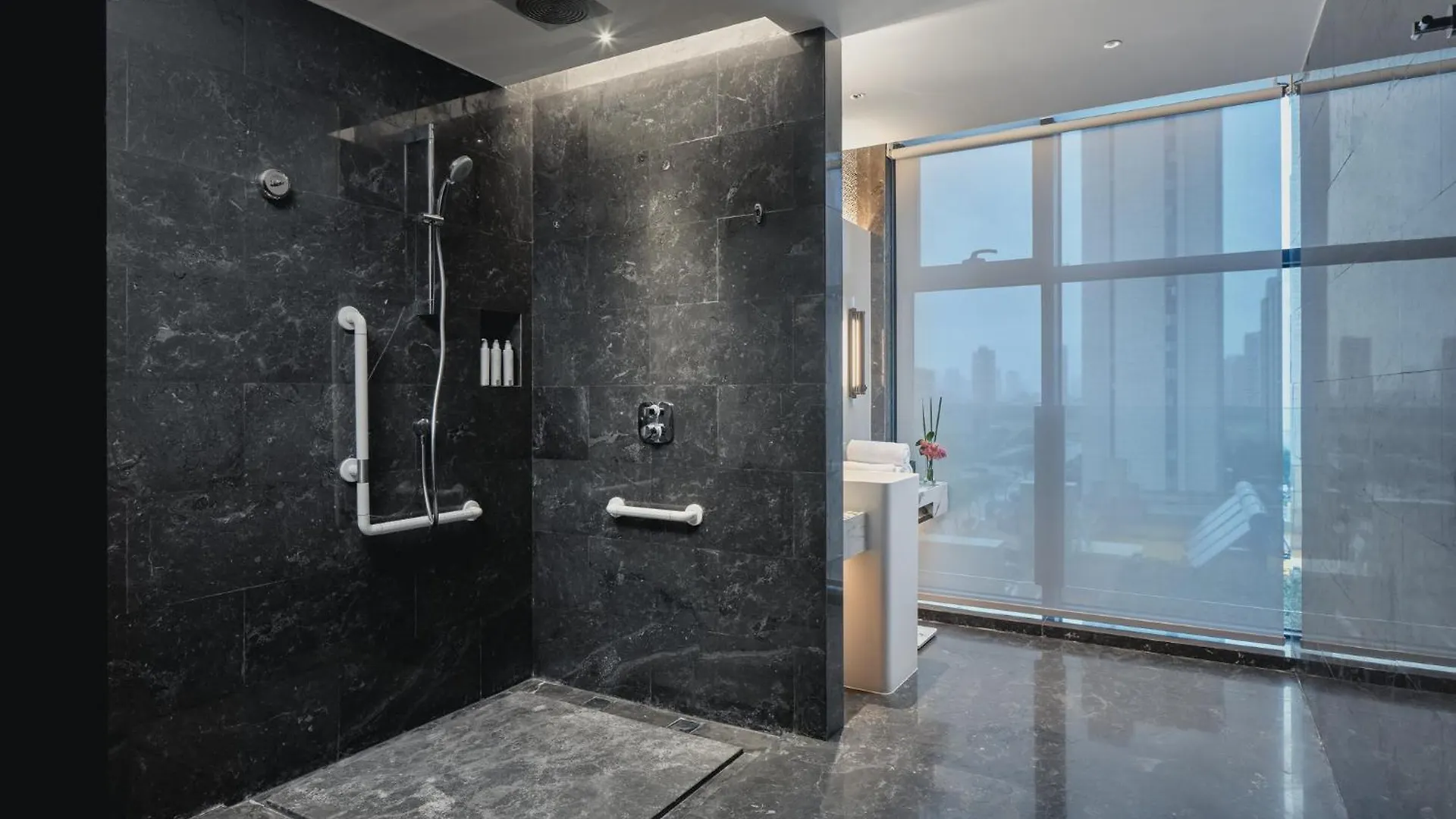 Hualuxe Kunshan Huaqiao By Ihg - F1 Racing Preferred Hotel