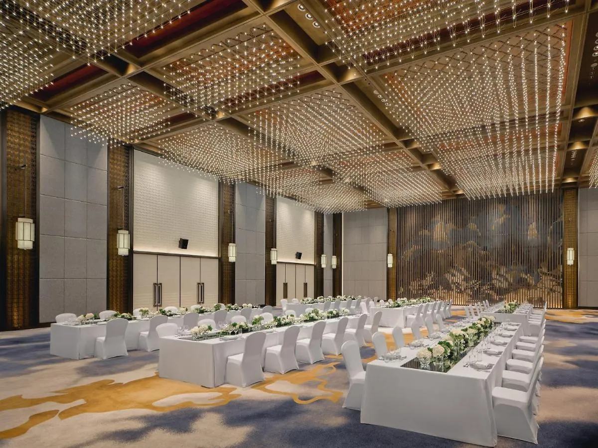 Hualuxe Kunshan Huaqiao By Ihg - F1 Racing Preferred Hotel